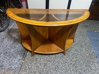 Entry Table (Great condition)
