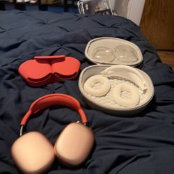 Pink Apple Airpod Max 