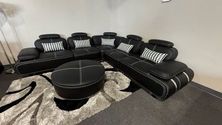 SECTIONAL WITH OTTOMAN CLEARANCE