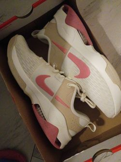 🌟🌟$90🌟🌟Nike WMNS Zoom Bella 6 Training Shoes Sail/Sanddrift/Coral Chalk 