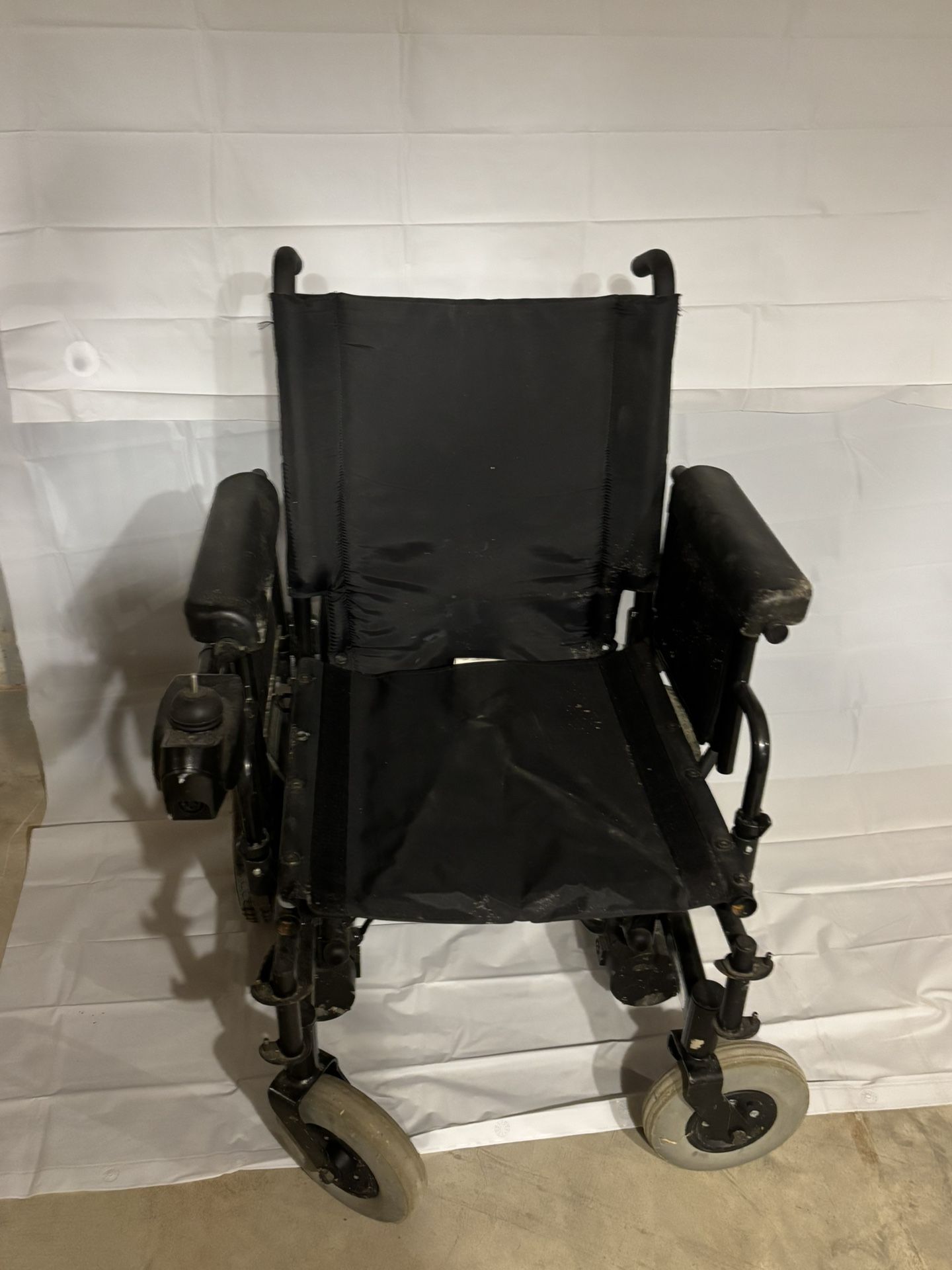 nutron folding power chair needs batteries