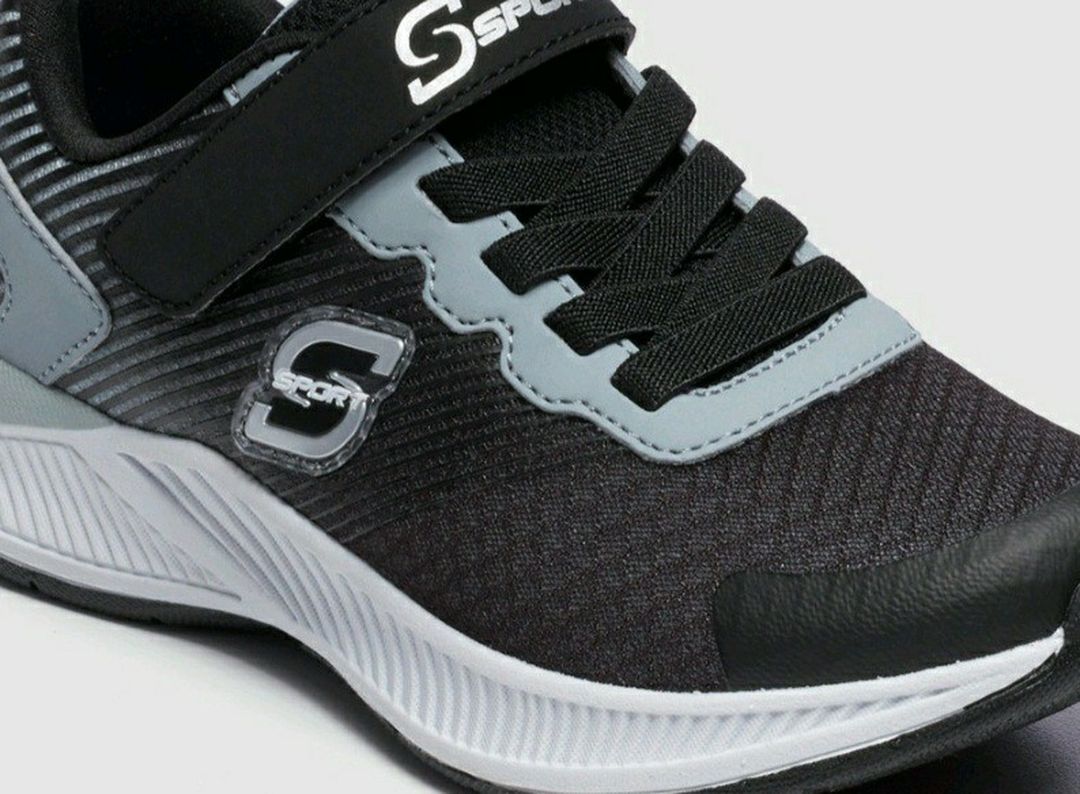 Boy Athletic Sneakers Size 1