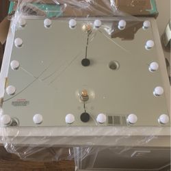 Light Up Mirror 