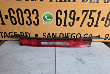 2008-2014  dodge challenger center third brake taillight oem