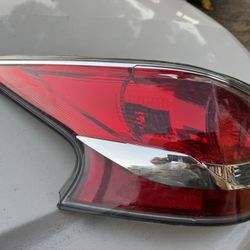 2013-2015 Nissan Altima Left Tail Light