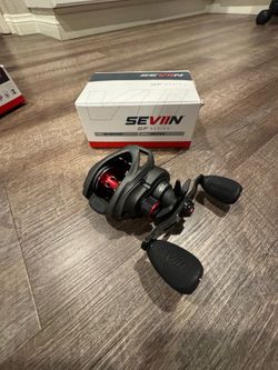 (Murrieta)New in box. Sevinn gf 173 right handed baitcaster fishing reel