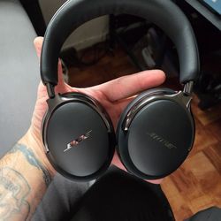 Bose ultra comfort wireless  2 GEN