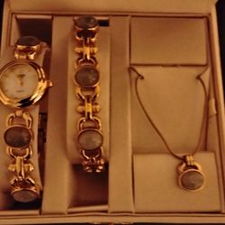 Beautiful Boxed Watch Set