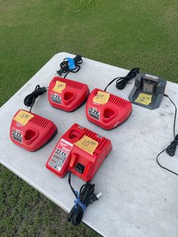 Milwaukee battery charger