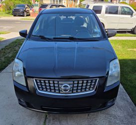 Graduate from heels to wheels with a 2007 Nissan Sentra S