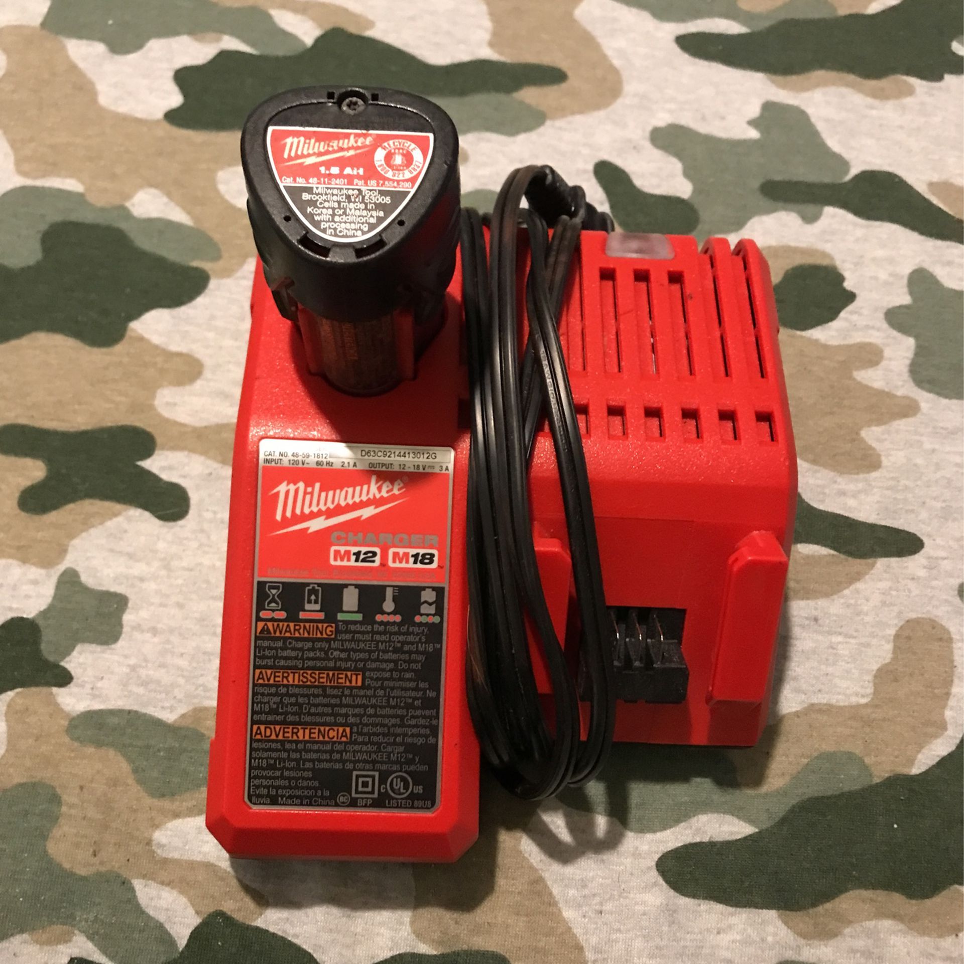 Milwaukee M12, M18 Charger