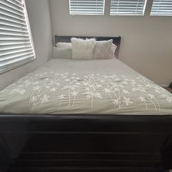 Full Sleigh Bedframe and Dresser (mattress not Included)