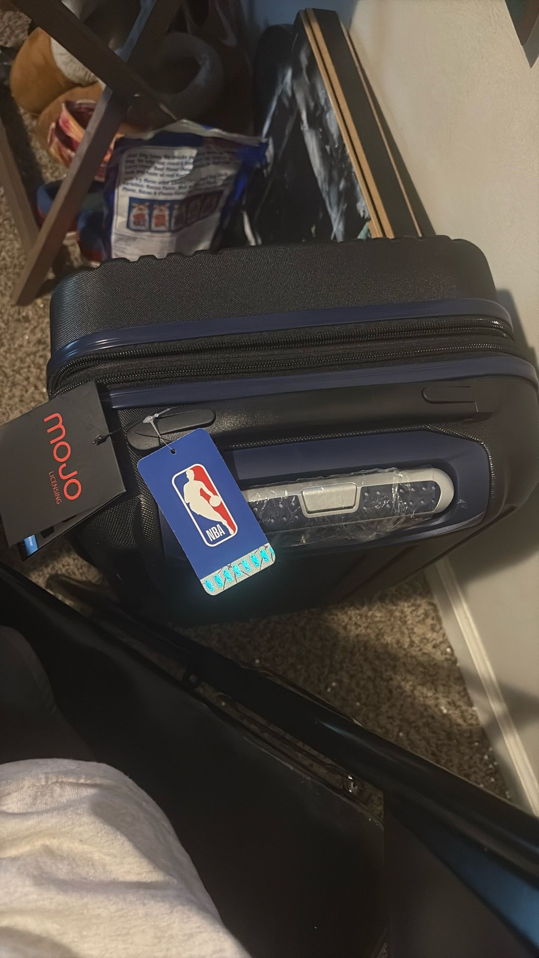 Memphis Grizzlies Suit Case