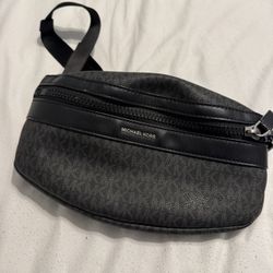 Michael Kors Unisex leather Cross Body 