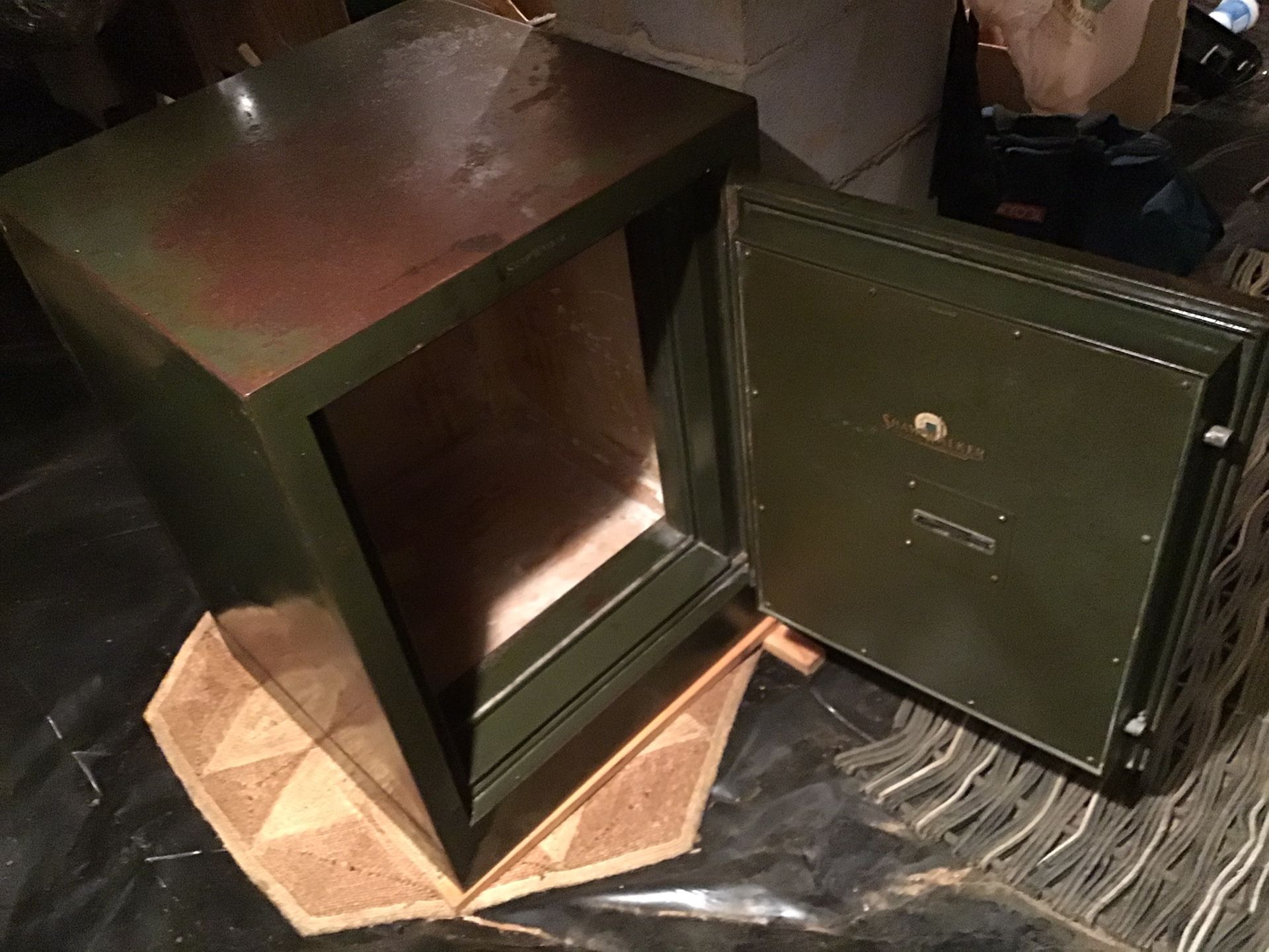 Heavy duty steel safe