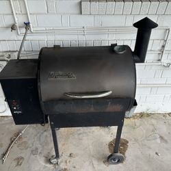 Traeger 24”x22”