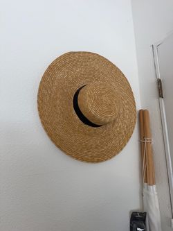 Gigi pip straw hat! Like new