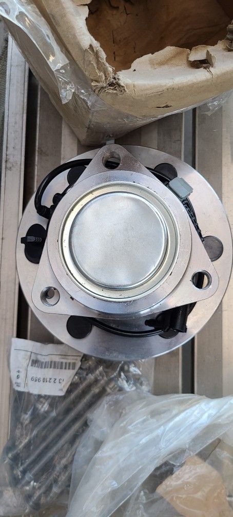 Front Wheel Hub Bearing Assembly