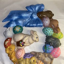 1988 Sitters Ceramic Inc Easter Bunny rabbit Wreath With Bow & Eggs Wall Decor 