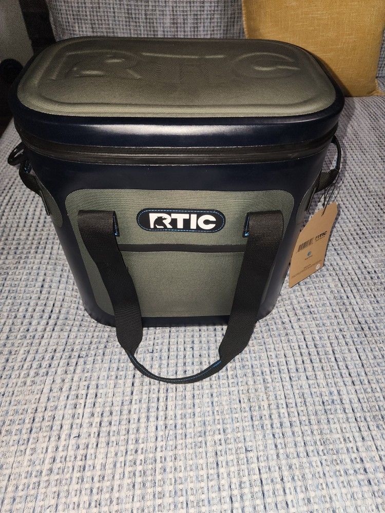 RTIC SOFT 20 CAN COOLER