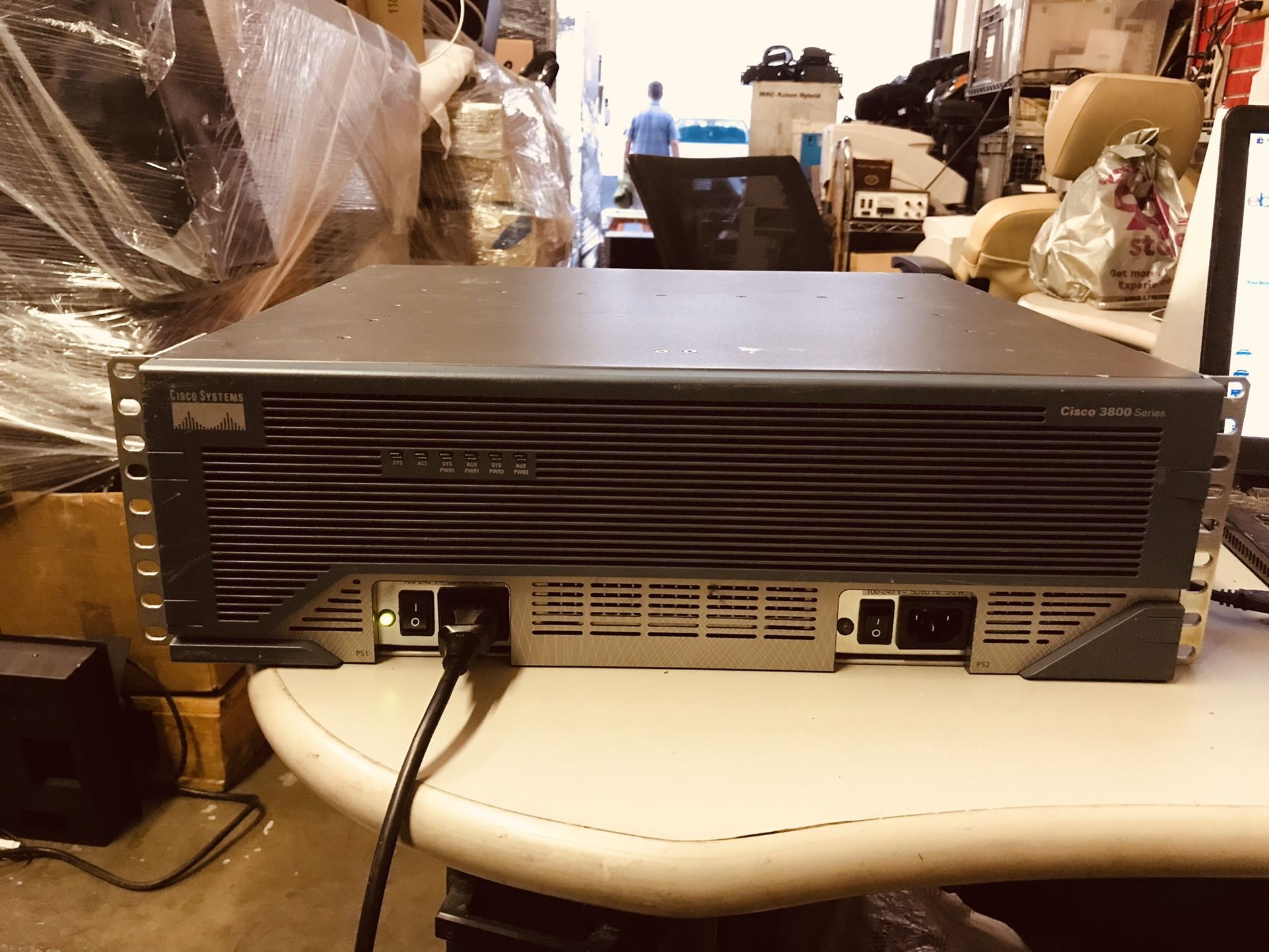Cisco 3800 Series 3845 Integrated Servic Router With -NM-1T3/E3 Network Module