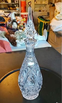 Beautiful Crystal Decanter-$20 US Cash Only. Pick-Up in Clovis. No Delivery.