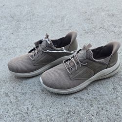 New MENS SKETCHERS Taupe MENS 9