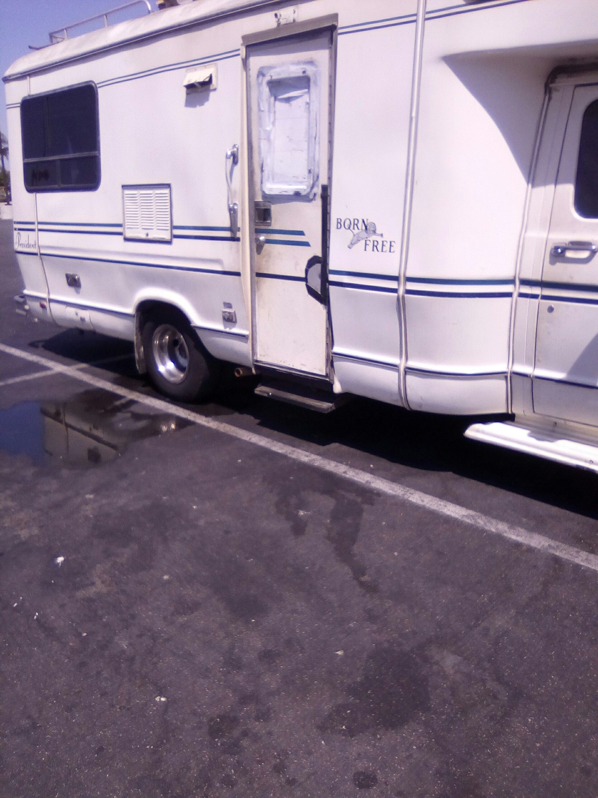 1988 president born free rv