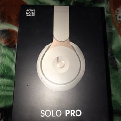 Beats Solo Pro