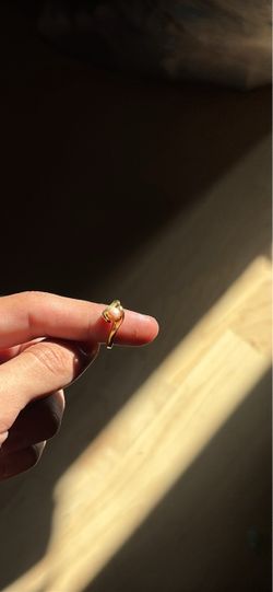 18k plated ring with pink pearl
