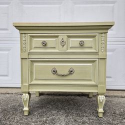 Vintage Dixie Furniture Italian / French Provincial Small Nightstand