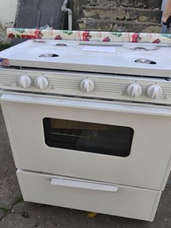 BRAND NEW STOVE !!