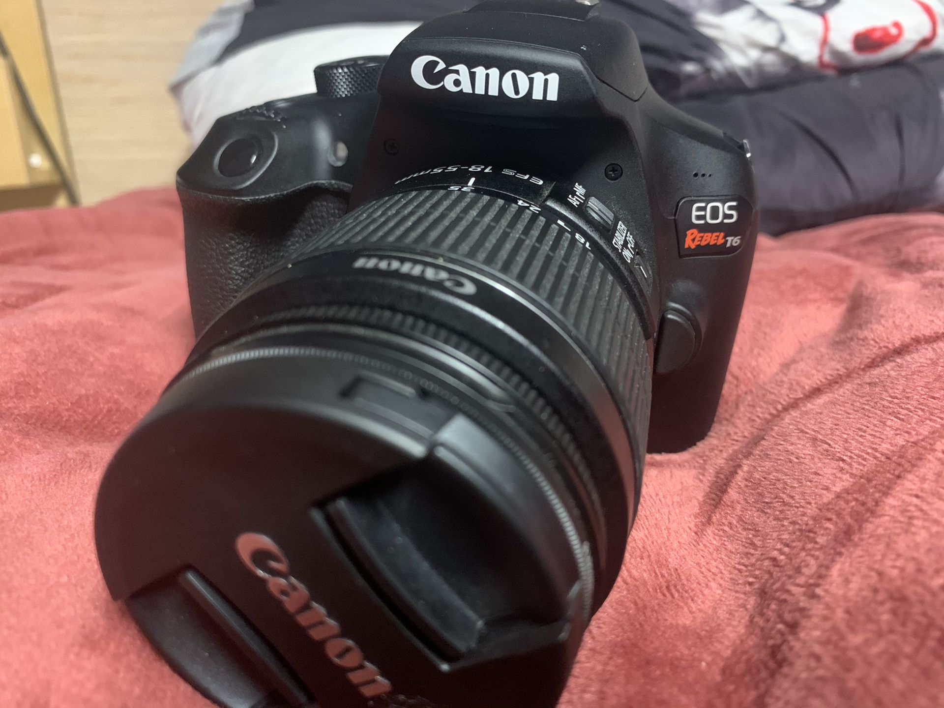 Canon rebel T6 with extra lenses 2 memory card and extras