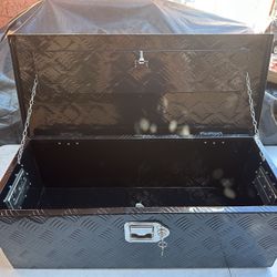 Tool Box w/ Lock 77cm W X 33cm D X 26cm H