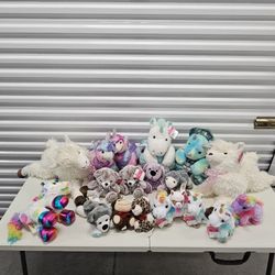 19 Valentine's Day Plush Toys Lot
