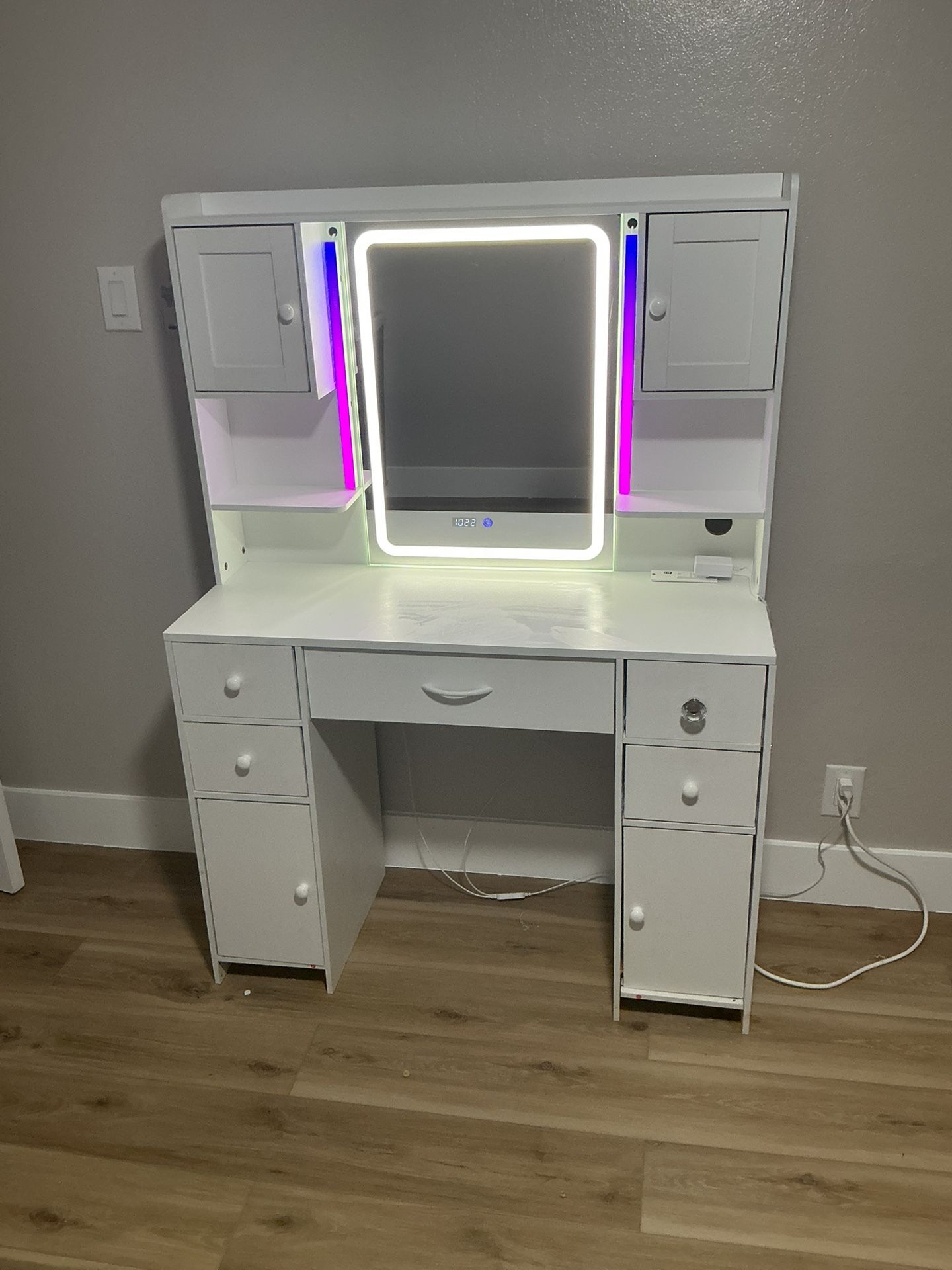 Already Assembled White Vanity Desk Mirror (lights Charging Port  & Clock)