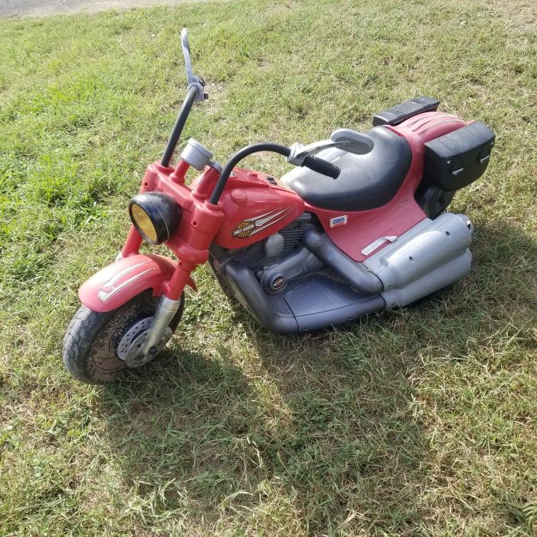 Kids Harley Davidson's Power Wheels Motorcycle Needs Battery
