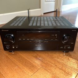 Pioneer Elite VSX-LX304 9.2 channels 4K IMAX
