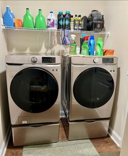 Samsung washer and dryer with pedestals