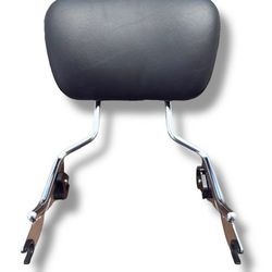 H-D Detachable Sissy Bar Upright + Pad - Chrome