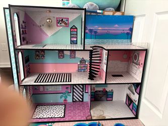 LOL OMG Doll House