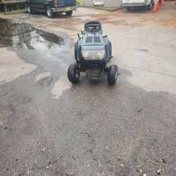 Bowens Lawn Tractor  15.5 Horse 502cc Runs Good Deck Needs Repair But Still Cuts