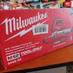 Milwaukee new Grease Gun 12M
