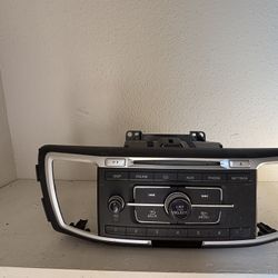 2013-2015 Honda Accord Radio AM FM Single Disc CD Receiver 39100-T2A-A120 3BAB