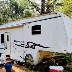 1999 Wilderness Fifth Wheel For Sale