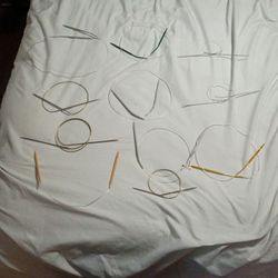 11 Sets Of Wired Knitting Needles 