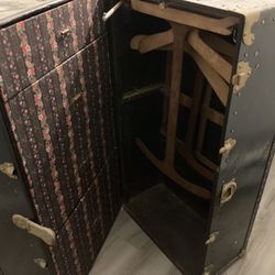 Antique Steamer Trunk 