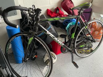 $200 OBO Vilano R2 Commuter Aluminum Road Bike 21 Speed 700c 54 cm