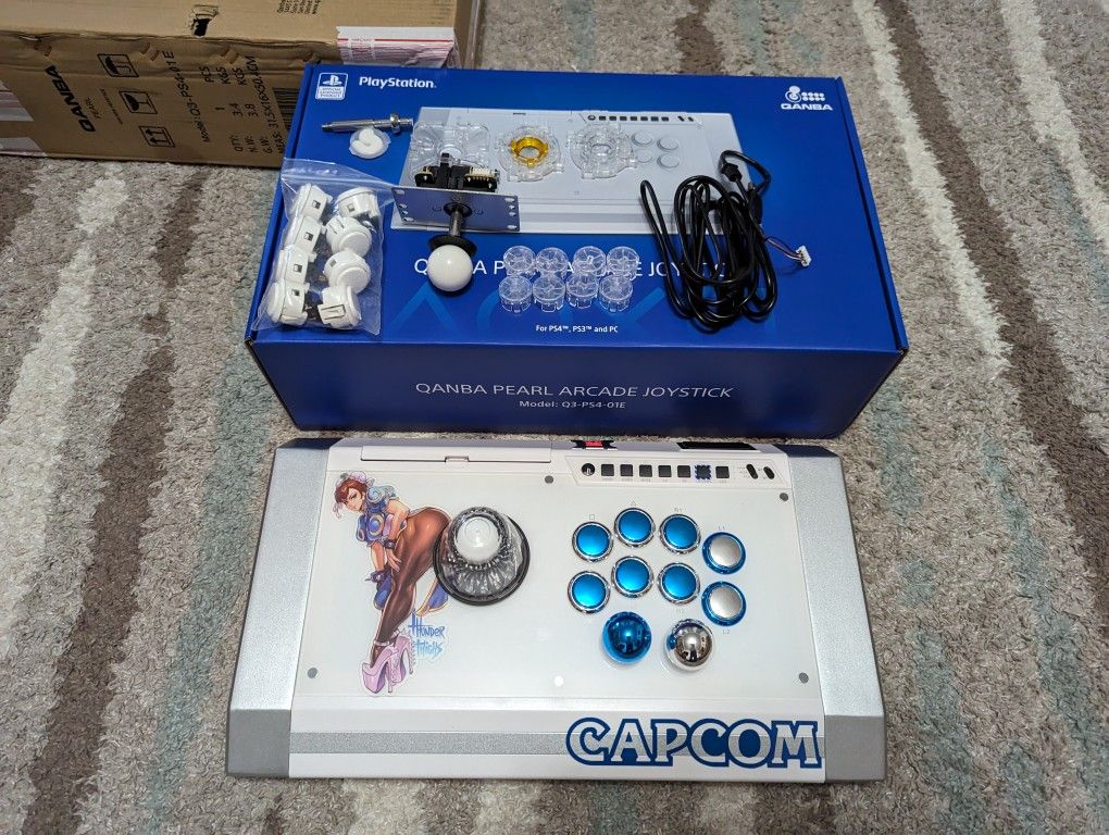 Qanba Pearl Arcade Stick