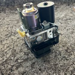 2008 Toyota Prius Abs Pump 